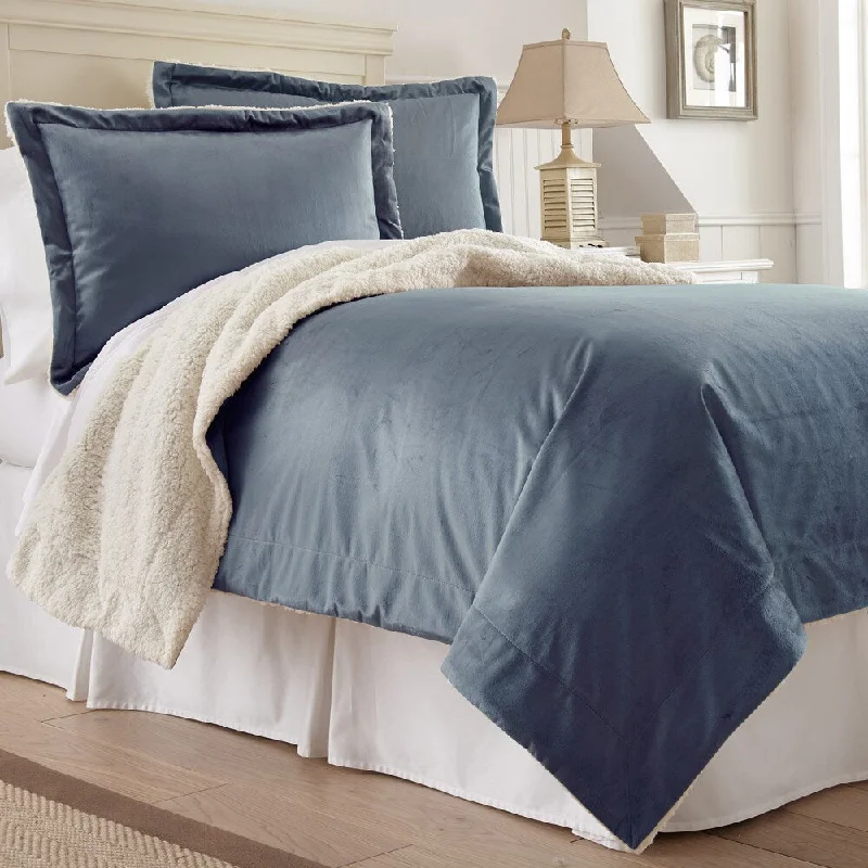 Goose down comforters known for their superior quality and insulationAmrapur Overseas 3-piece Mink/ Sherpa Comforter Set