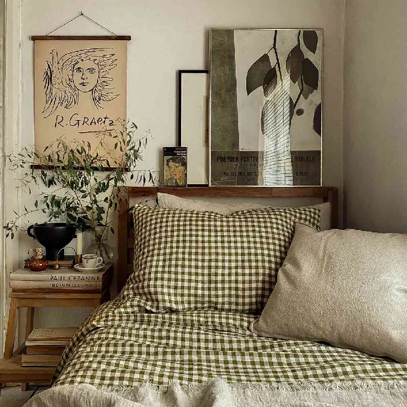 Light - blocking duvet covers for a better sleep during the dayBotanical Green Gingham 100% Linen Duvet Cover Light - blocking duvet covers for a better sleep during the dayBotanical Green Gingham 100% Linen Duvet Cover