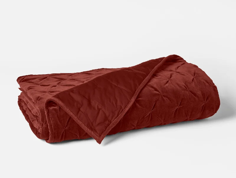 Latex - filled comforters with a bouncy texture and good supportVelvet Tufted Organic Quilt Latex - filled comforters with a bouncy texture and good supportVelvet Tufted Organic Quilt