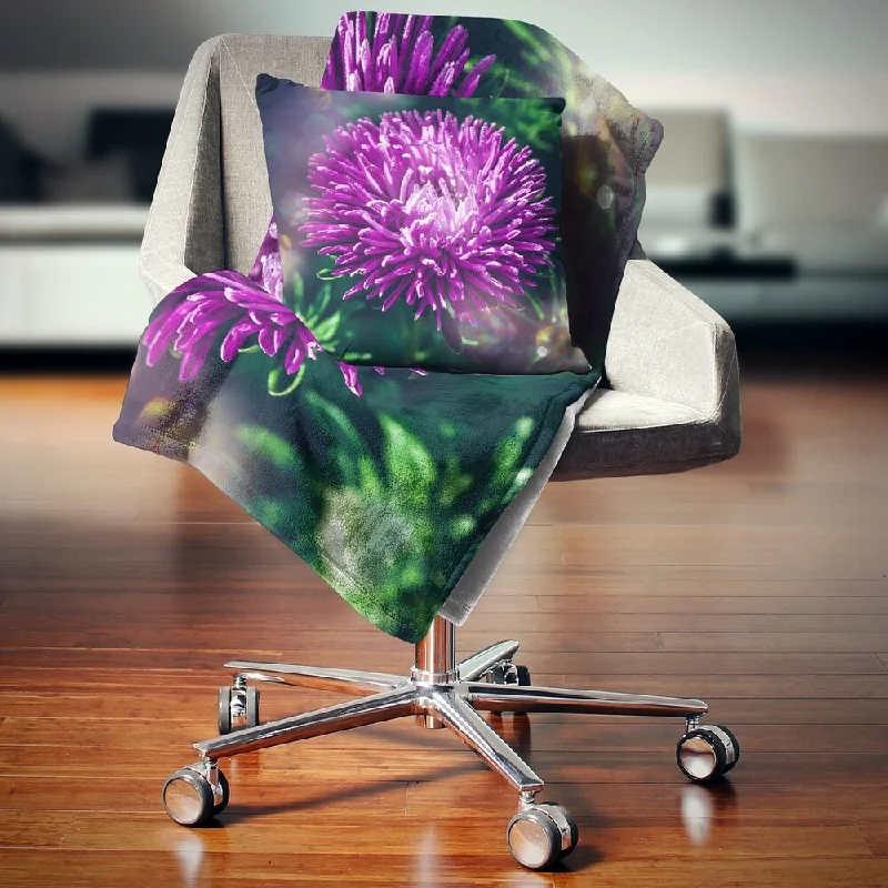 Cotton blankets for breathability and a lightweight feelDesignart 'Chrysanthemum Flower with Bokeh' Flowers Throw Blanketwork Cotton blankets for breathability and a lightweight feelDesignart 'Chrysanthemum Flower with Bokeh' Flowers Throw Blanketwork