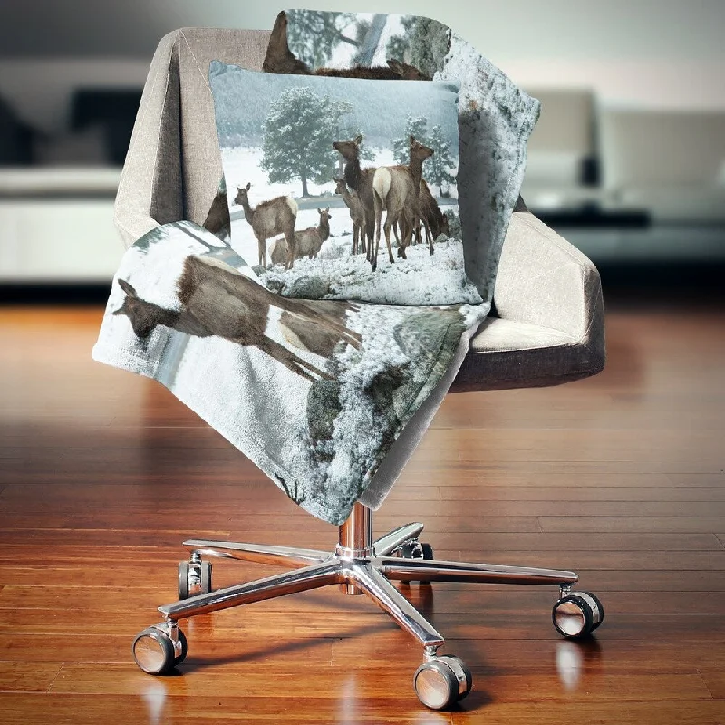 Cashmere blankets for ultimate softness and luxuryDesignart 'Gang of Deer in Rocky Mountains' Landscape Fleece Throw Blanket Cashmere blankets for ultimate softness and luxuryDesignart 'Gang of Deer in Rocky Mountains' Landscape Fleece Throw Blanket