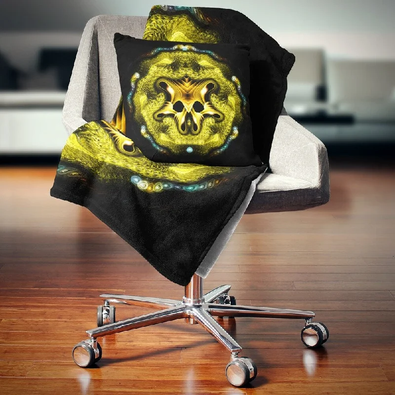 Cashmere blankets for ultimate softness and luxuryDesignart 'Large Gold Symmetrical Fractal Heart' Abstract Throw Blanket Cashmere blankets for ultimate softness and luxuryDesignart 'Large Gold Symmetrical Fractal Heart' Abstract Throw Blanket