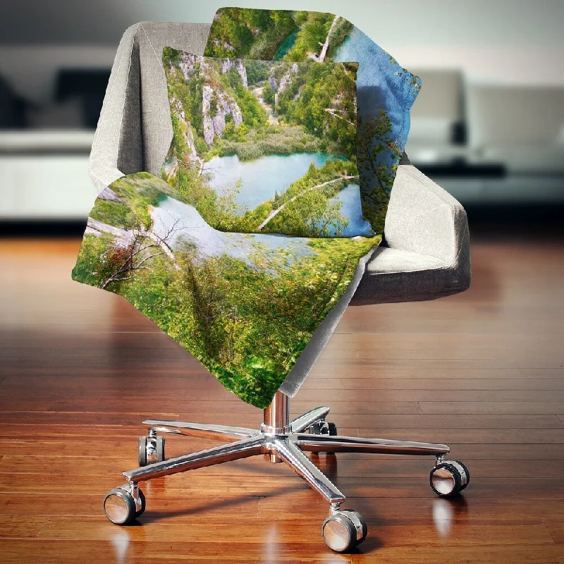 Wool blankets with natural warmth and insulationDesignart 'Plitvice Lakes Long View' Landscape Photo Throw Blanket