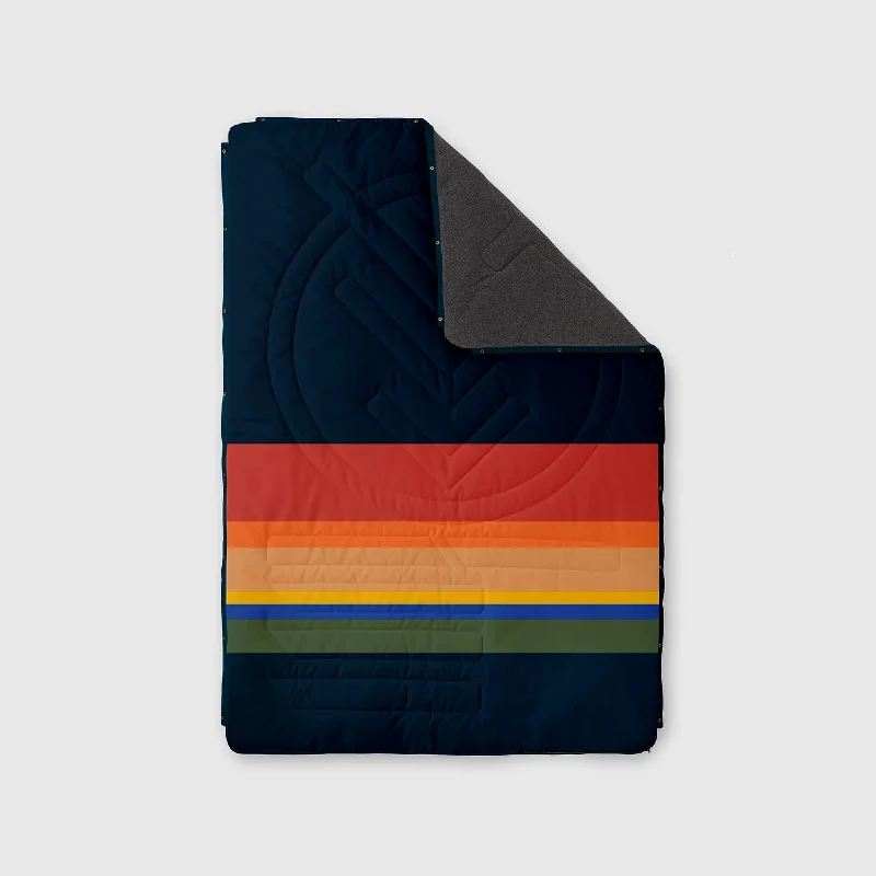 Cashmere blankets for ultimate softness and luxuryVOITED Fleece Outdoor Camping Blanket - Origin Cashmere blankets for ultimate softness and luxuryVOITED Fleece Outdoor Camping Blanket - Origin