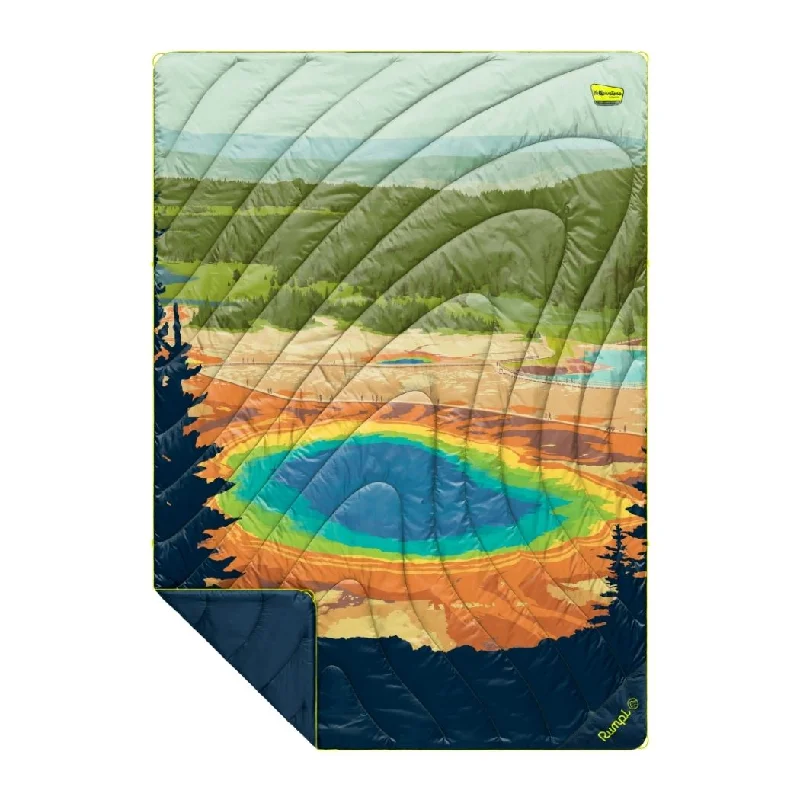 Recycled polyester blankets for an eco - conscious optionOriginal Puffy Blanket - Yellowstone National Park