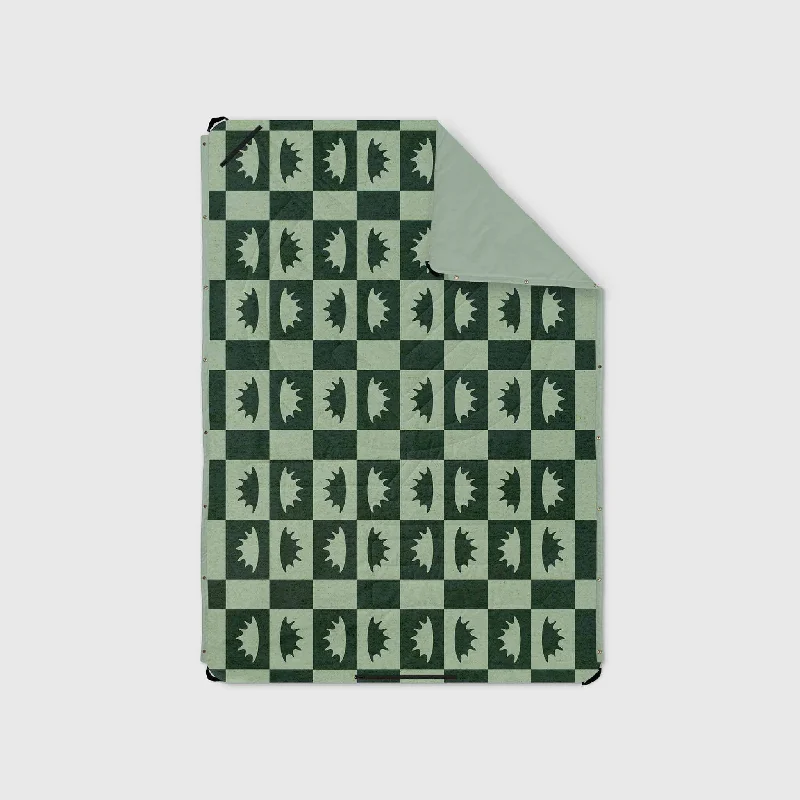 Queen - size blankets for standard - sized bedsVOITED Compact Picnic & Beach Blanket  - Cameo