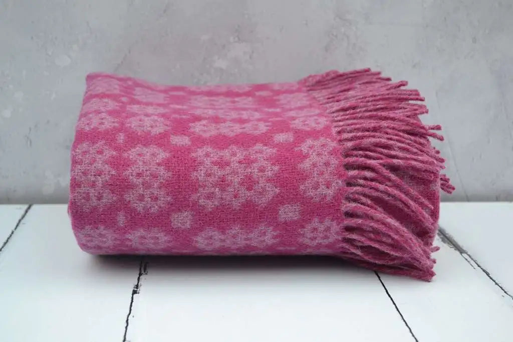Acrylic blankets for a soft and affordable alternativeRadnor - Welsh Blanket