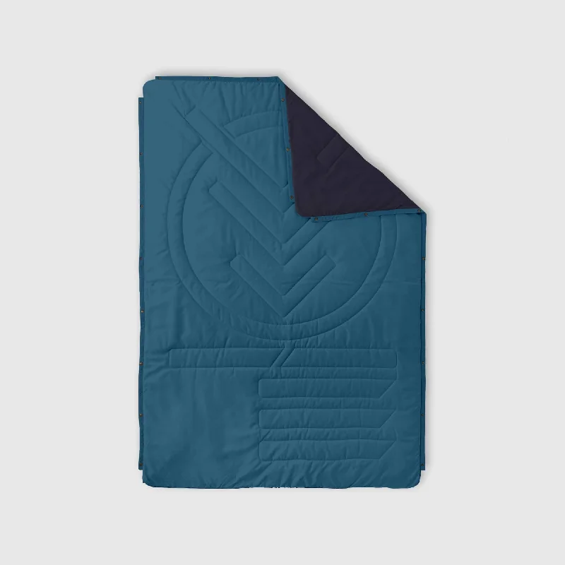 Recycled polyester blankets for an eco - conscious optionVOITED Recycled Ripstop Outdoor Camping Blanket - Blue Steel / Graphite