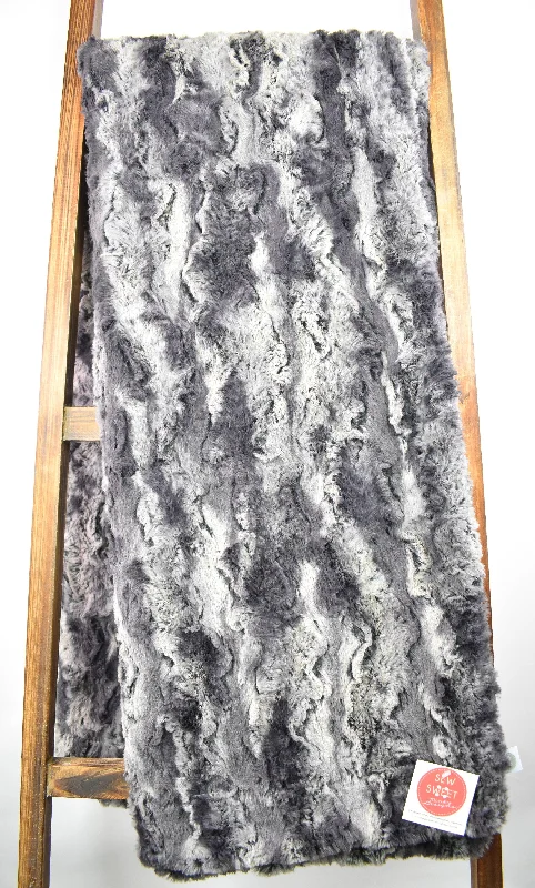 Chenille blankets with a thick and fuzzy textureWild Rabbit Nine Iron - OMG Nicole